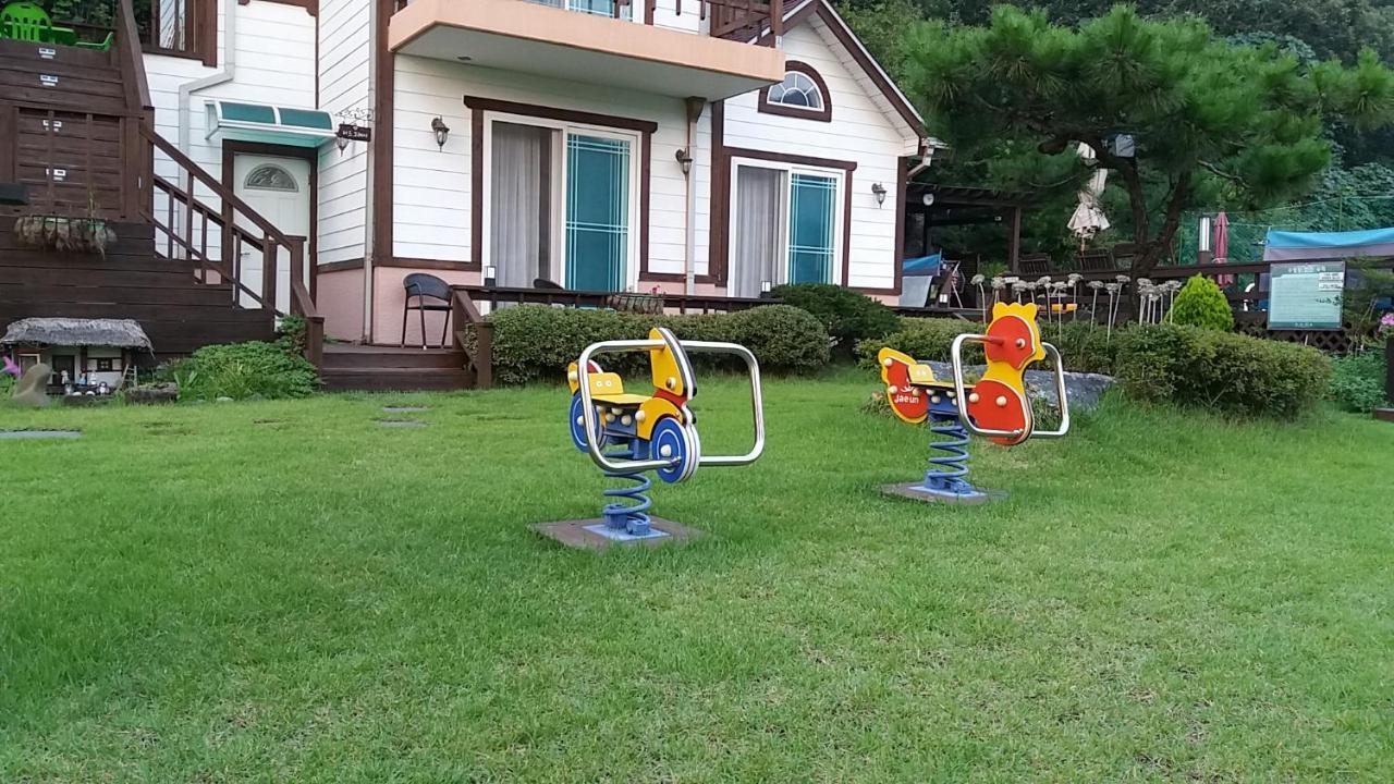 Forest Of Color Pension Hongcheon Eksteriør bilde